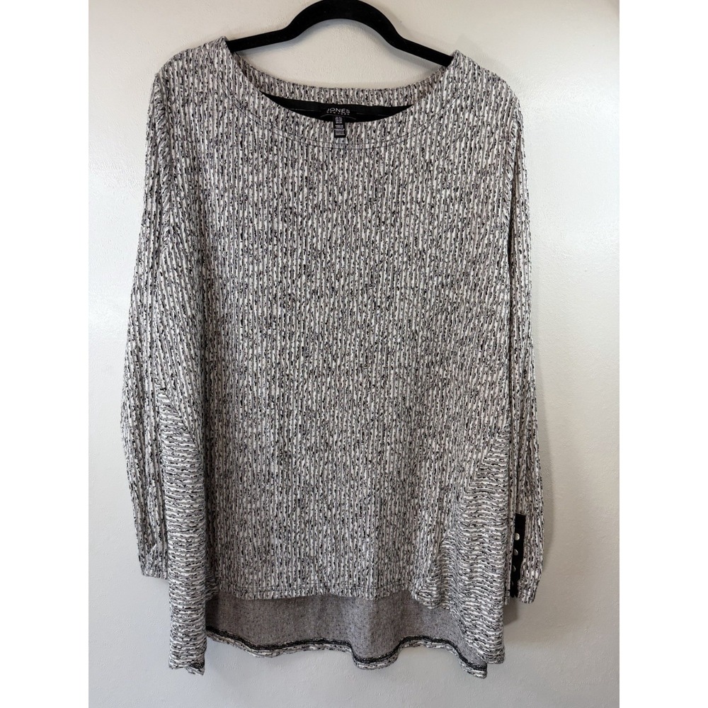 Jones Plus Size Black\White Scoooneck Tunic With‎ Unique Button Cuffs Size 2X